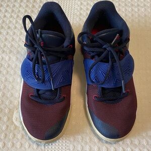 Nike Kylie flytrap basketball Kids' Navy and Red Athletic Shoes youth 6